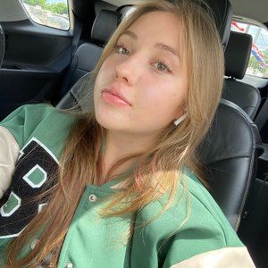 Meet your Posher, Ana maria